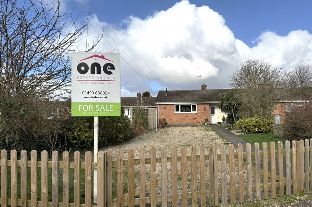 Property photo 1 of 12 Bungalow For Sale In Broadland Village