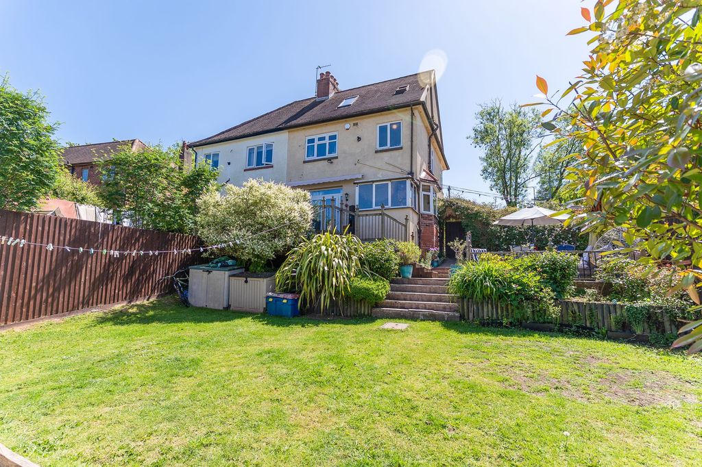 Property photo 2 of 34