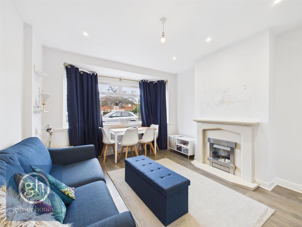 Property photo 2 of 12 Cam05080G0-Pr0286-Still017.Jpg