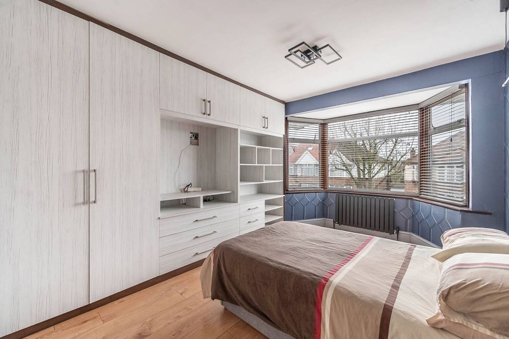 Property photo 3 of 21