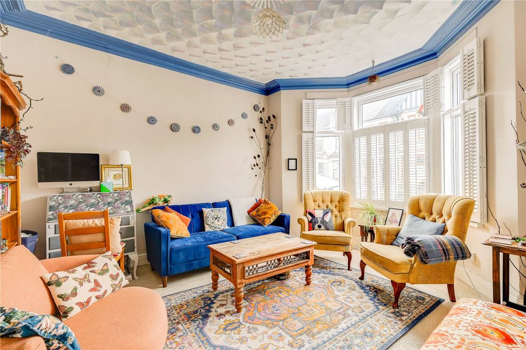 Property photo 2 of 33 Picture No. 64