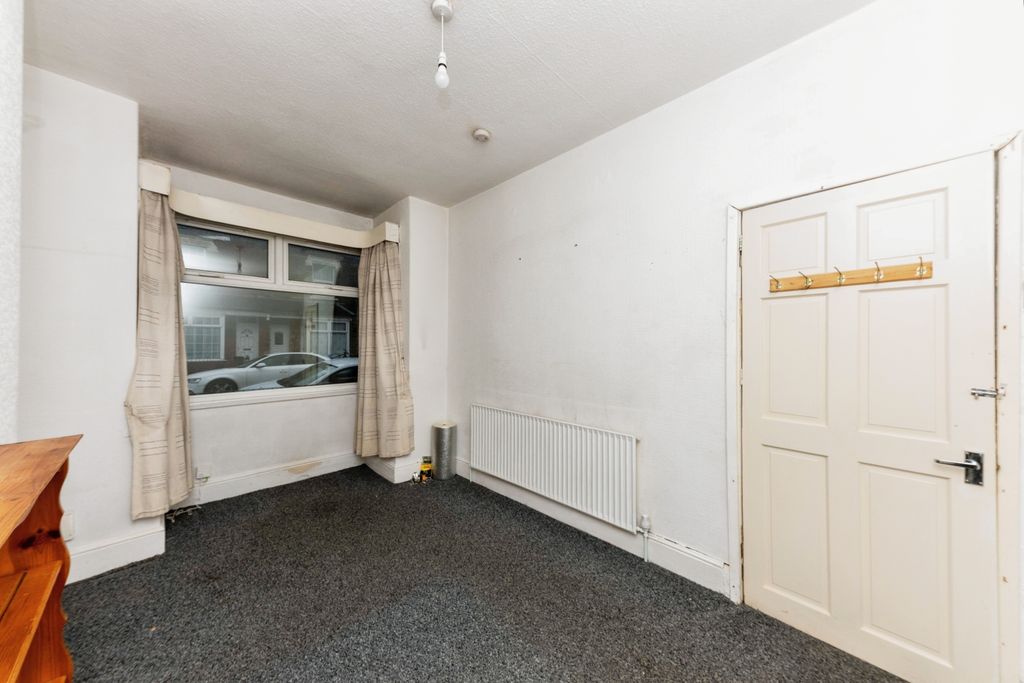 Property photo 2 of 12 Front Reception