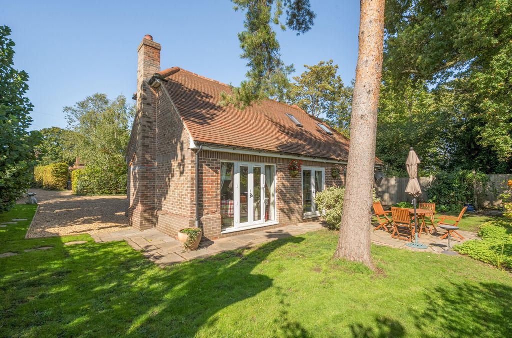 Property photo 2 of 18 1355365-2-68cd452...