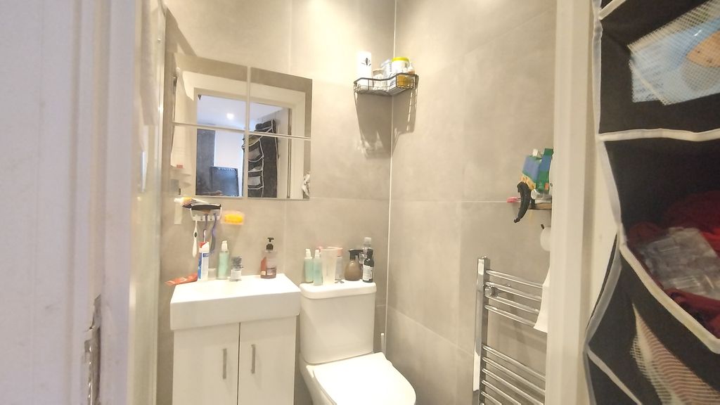 Property photo 3 of 6 Bedroom 2