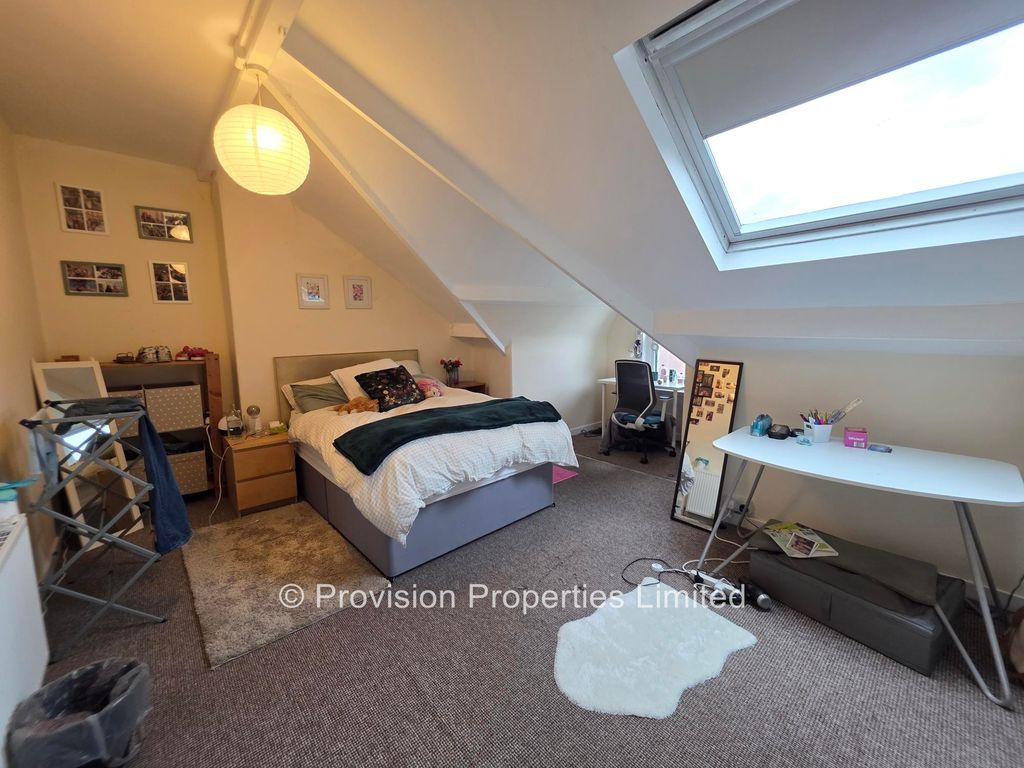 Property photo 2 of 14 Photo