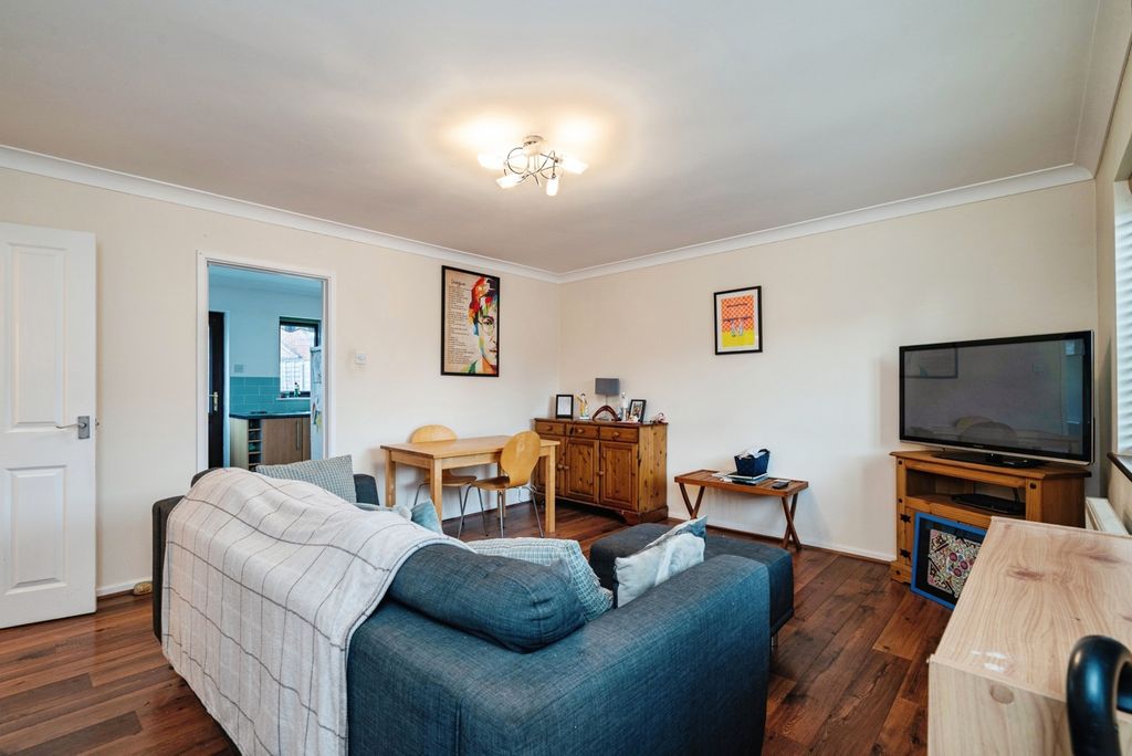 Property photo 2 of 17 Pbox-Img.Jpg