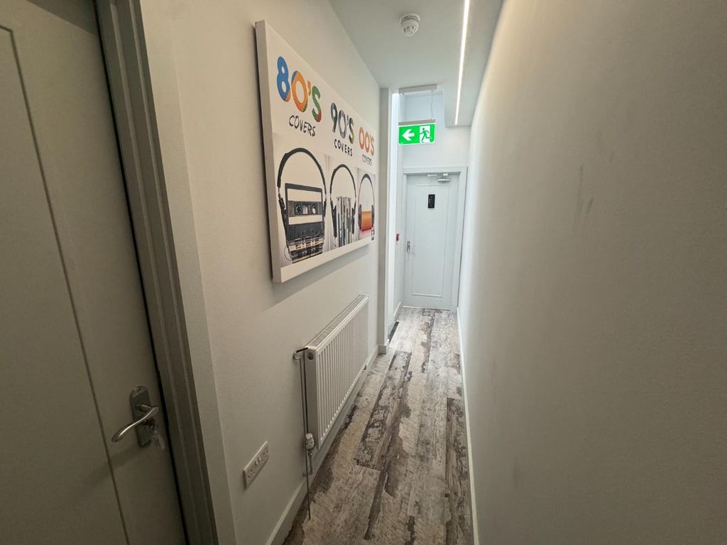 Property photo 2 of 11 Img_1302.Jpg