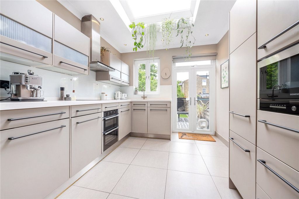 Property photo 2 of 13 Kitchen