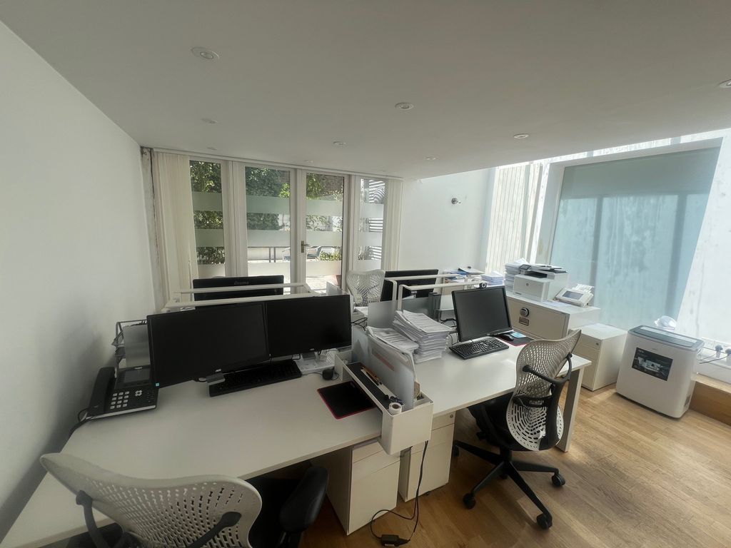 Property photo 2 of 7