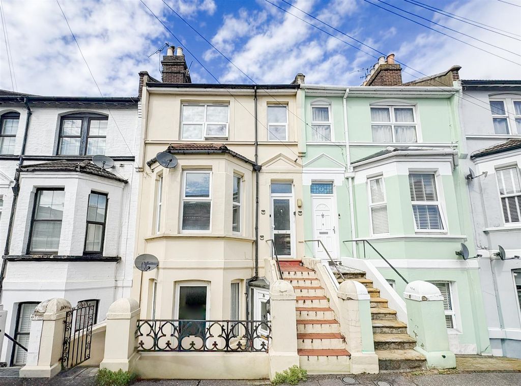 Property photo 1 of 17