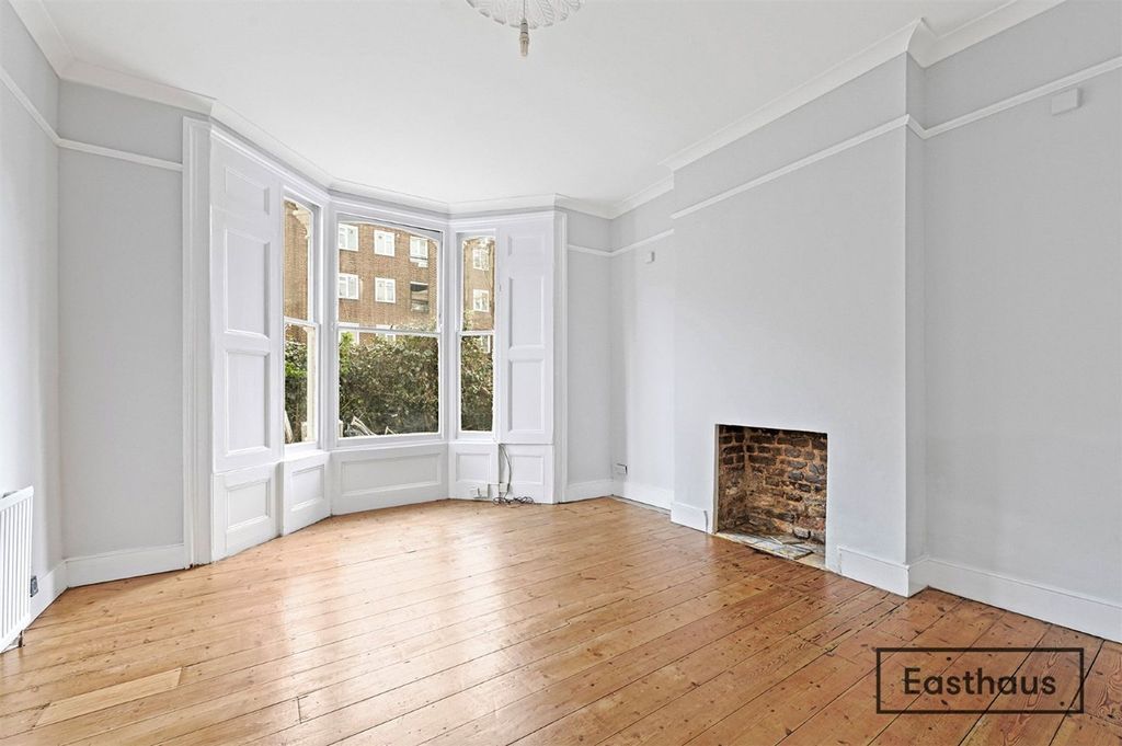 Property photo 1 of 13 Lorne Road, N4