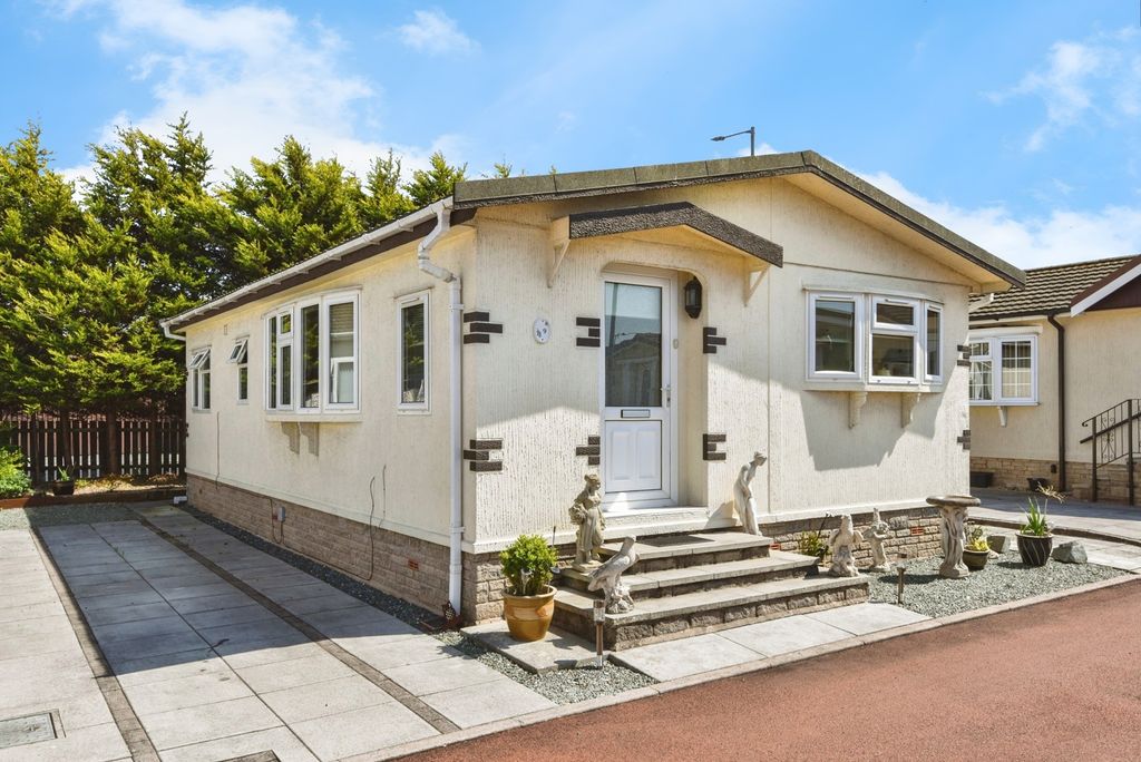 Property photo 1 of 17 Photo