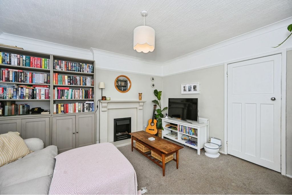 Property photo 3 of 23