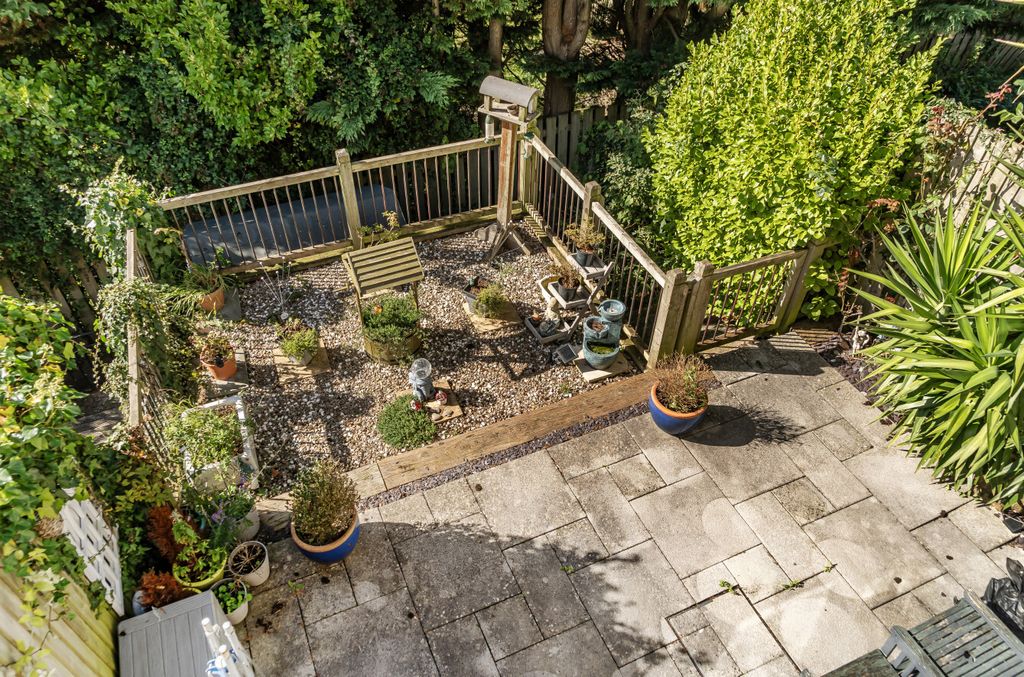 Property photo 2 of 18 2 - 1356412-6-68d155F...