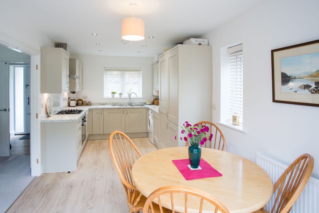 Property photo 2 of 20 Kitchen/Diner