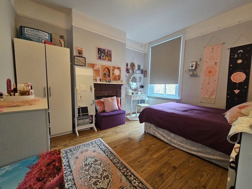 Property photo 3 of 5