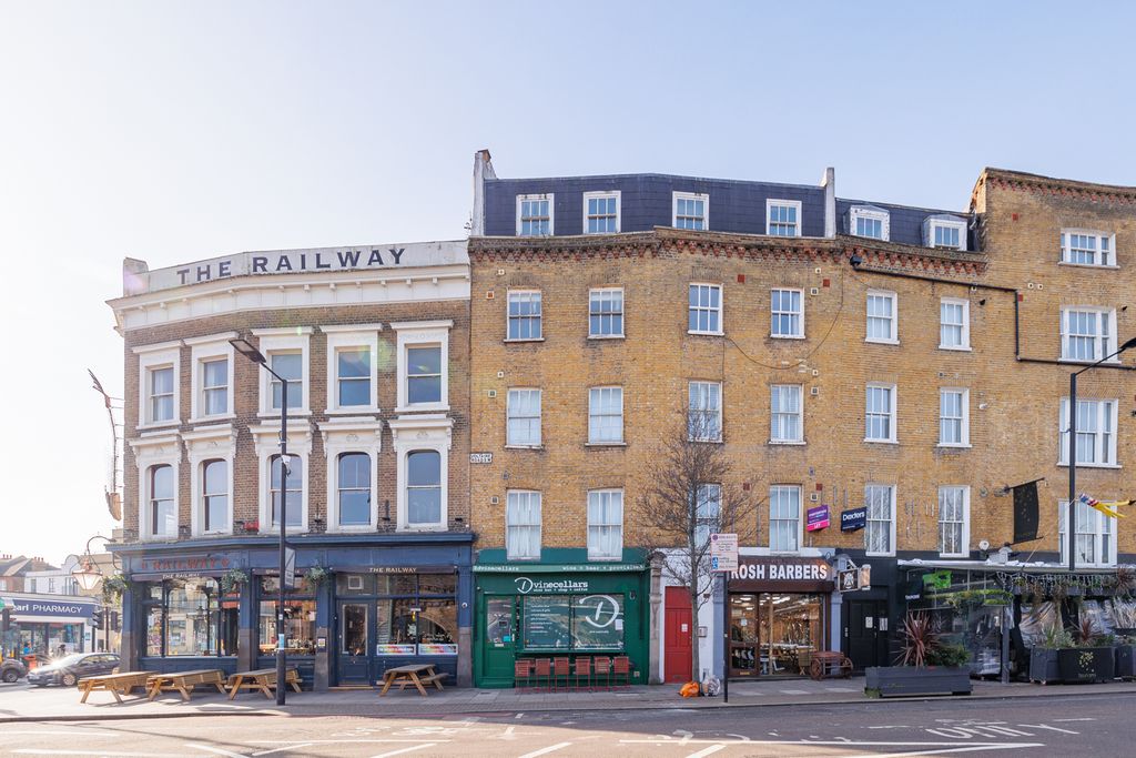 Property photo 1 of 7 Front