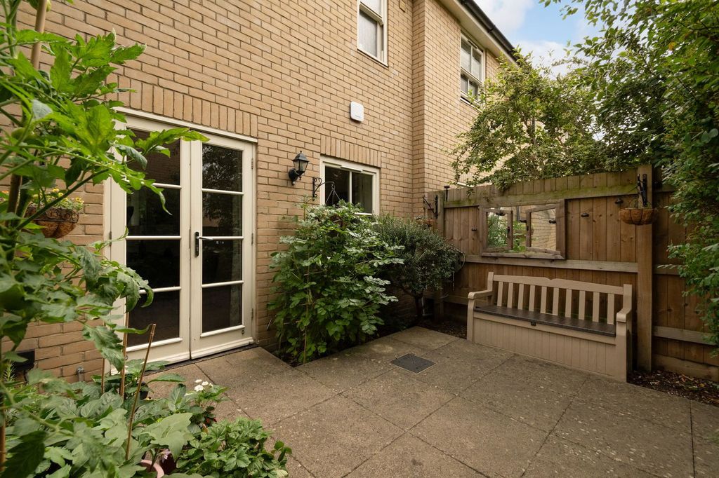 Property photo 3 of 20