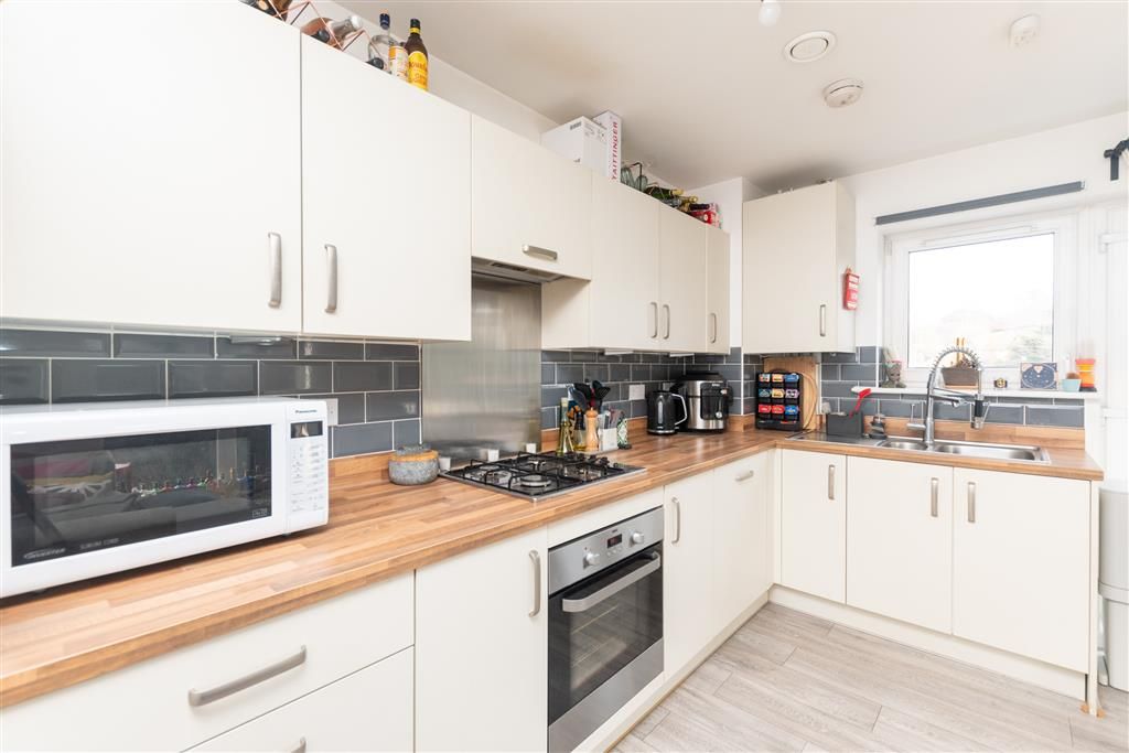 Property photo 3 of 9 Kitchen / Lounge / Diner