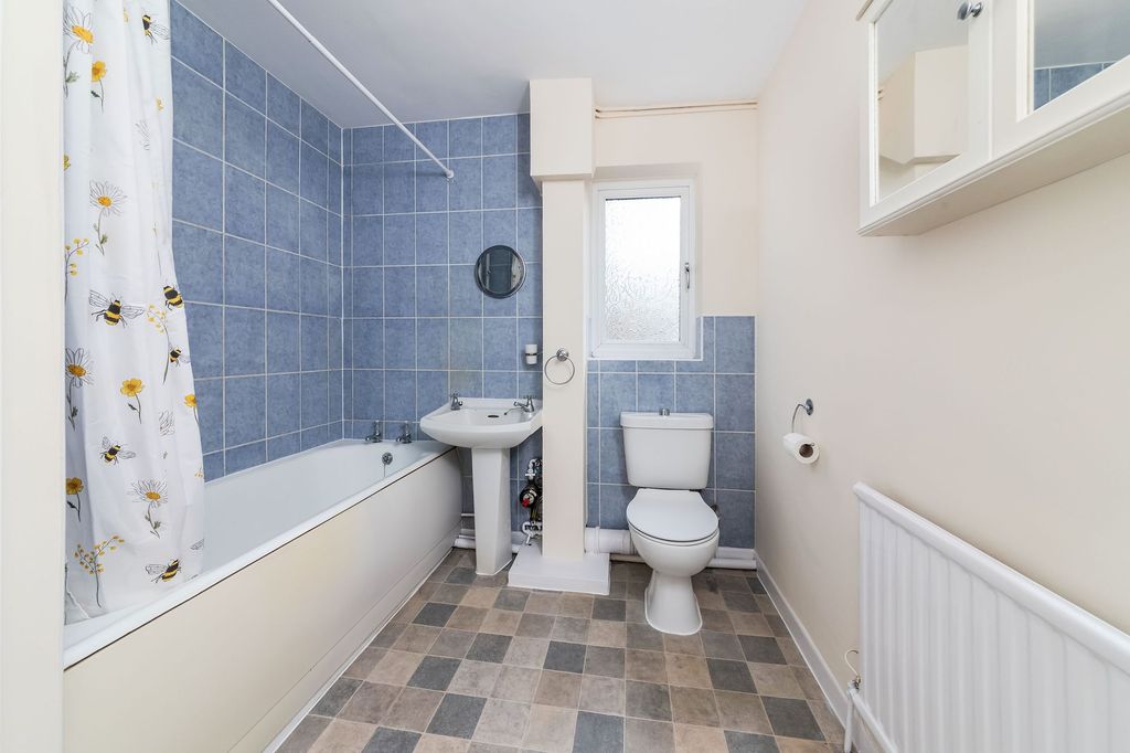 Property photo 3 of 9