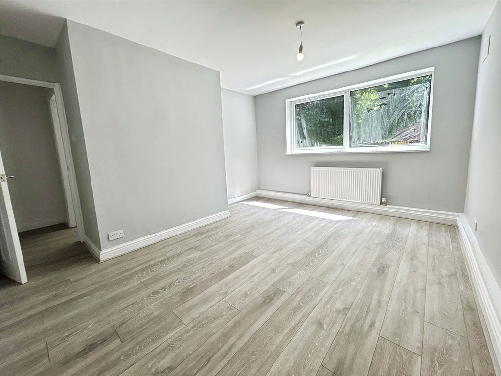 Property photo 3 of 7 Picture No. 01