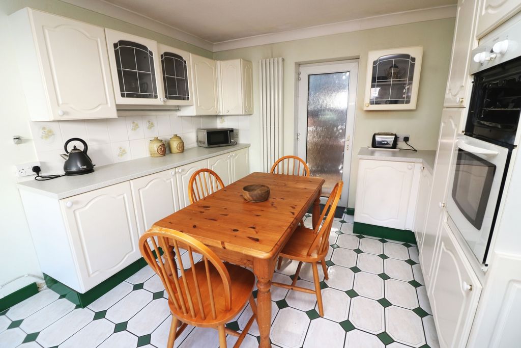 Property photo 3 of 8 Diner
