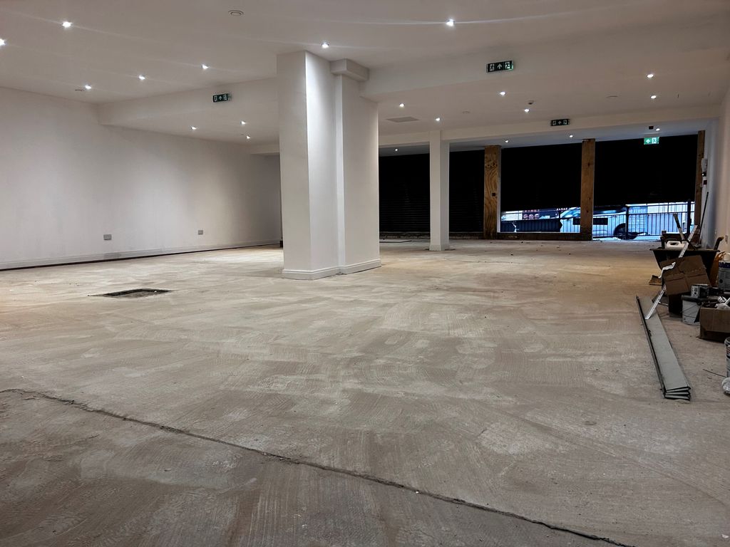 Property photo 2 of 9 004