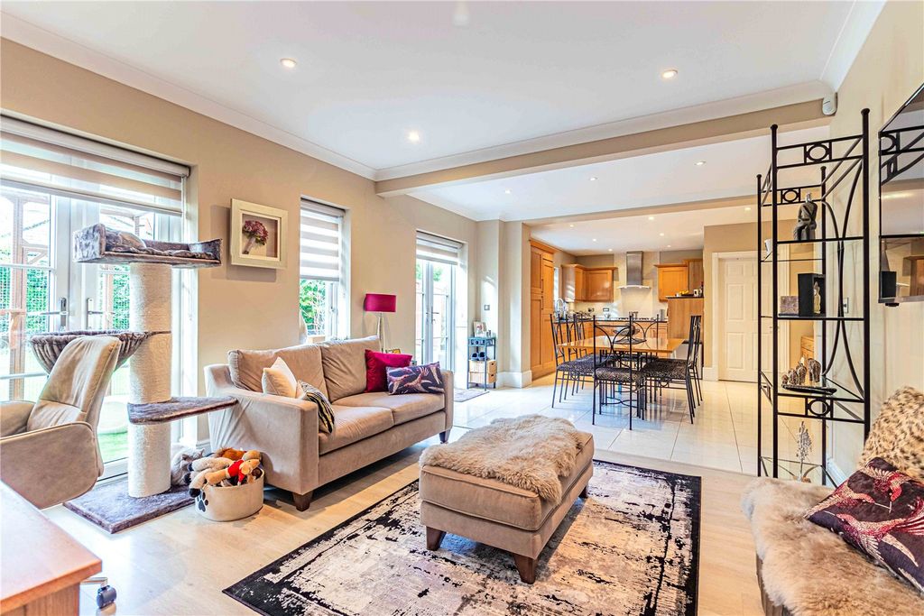 Property photo 2 of 27 Picture No. 20