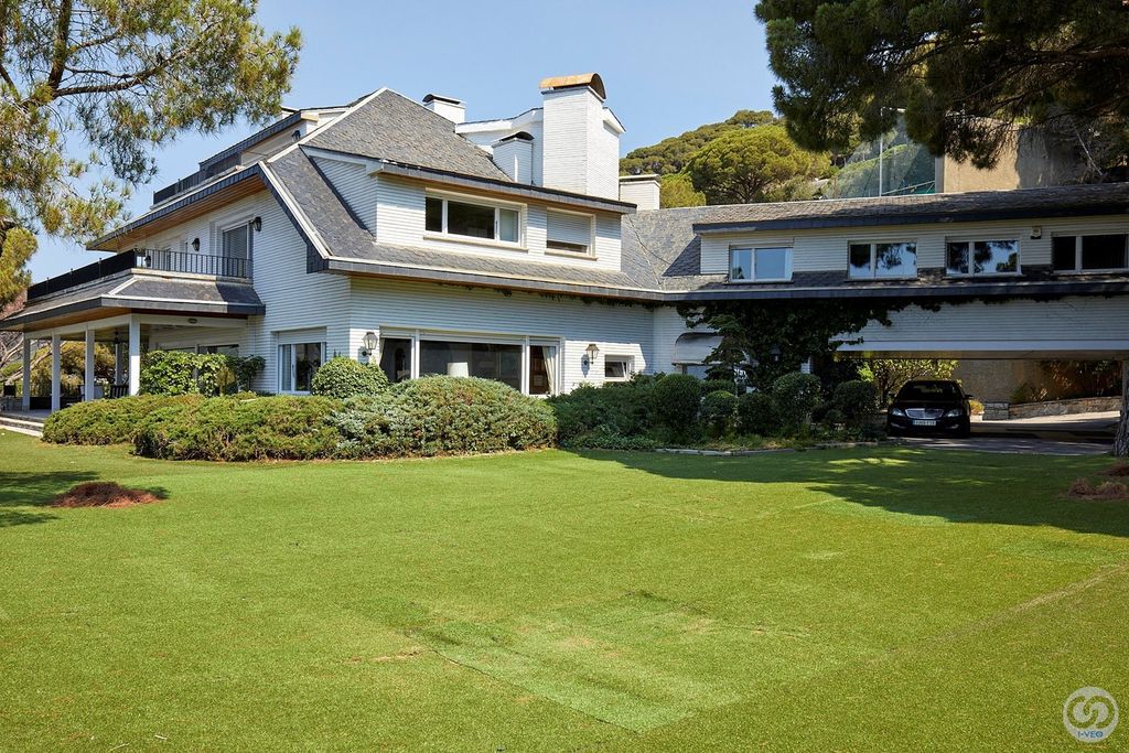 Property photo 2 of 57