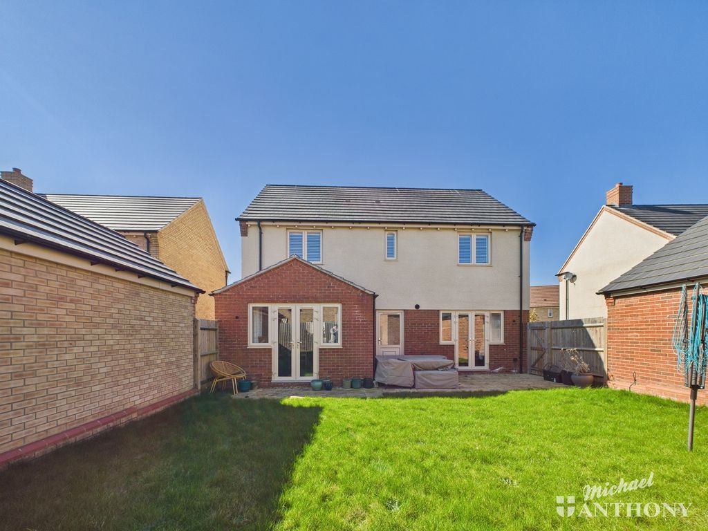 Property photo 3 of 25 Cam02773G0-Pr0265-Still023
