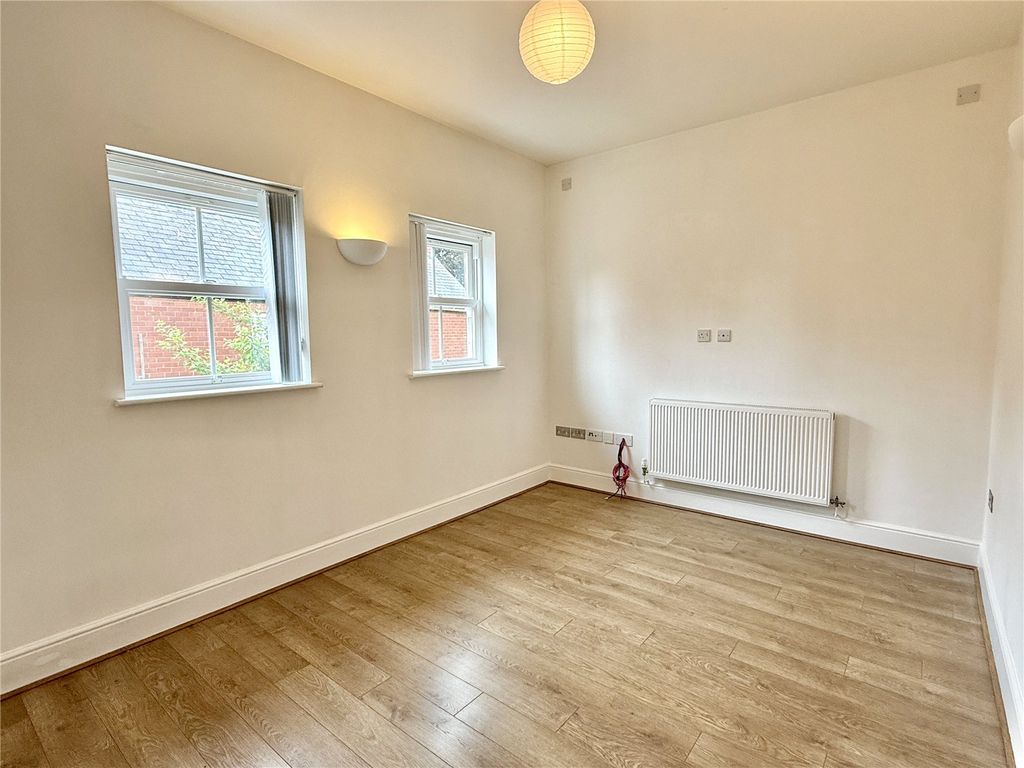 Property photo 3 of 10 Picture No. 04