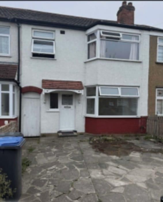 Property photo 1 of 12