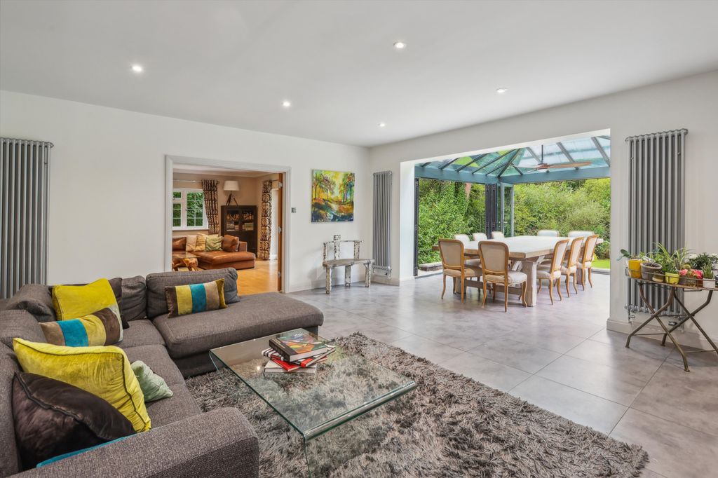 Property photo 3 of 20 Image