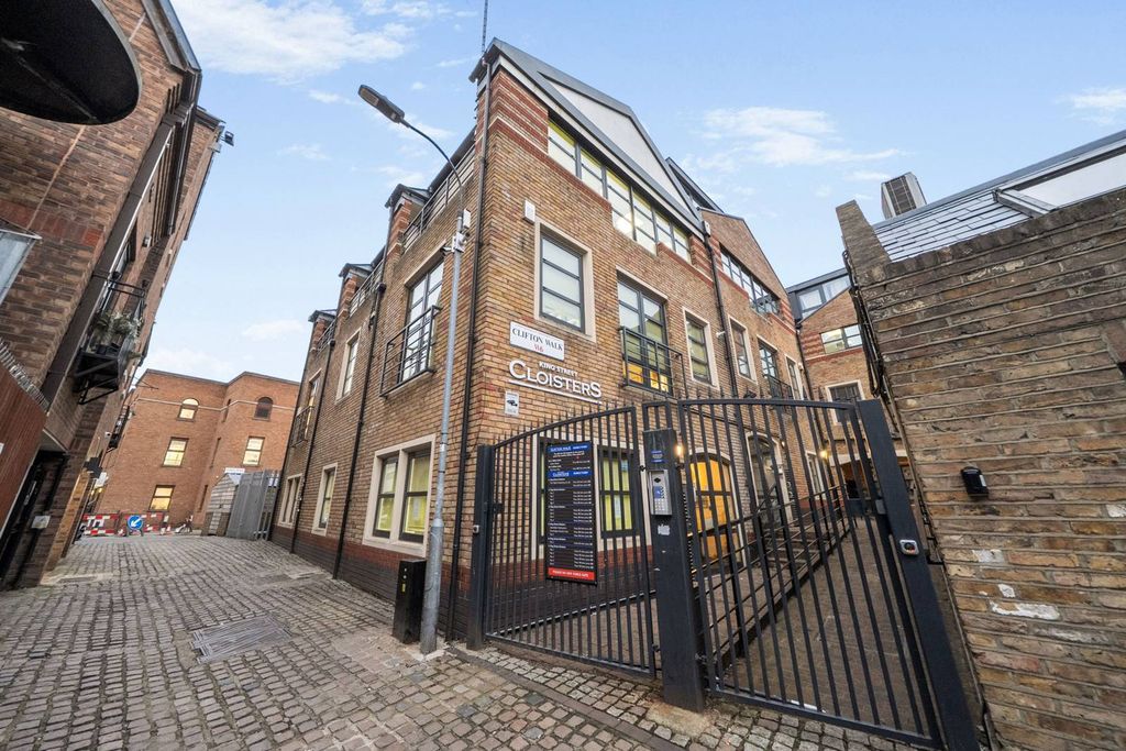 Property photo 1 of 20