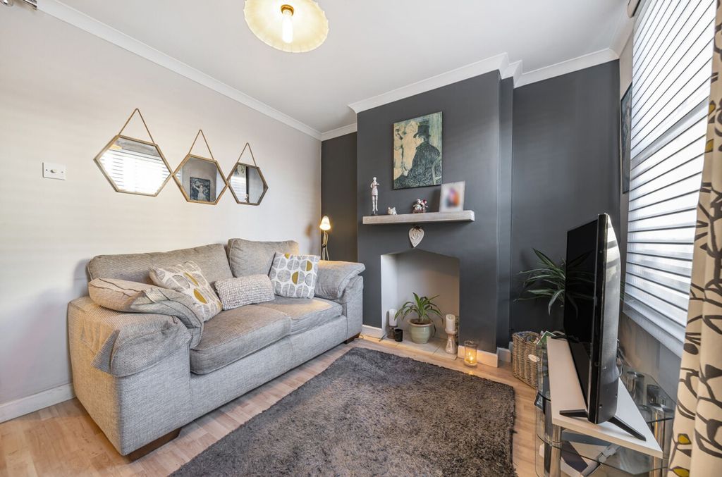 Property photo 2 of 19 Living Room