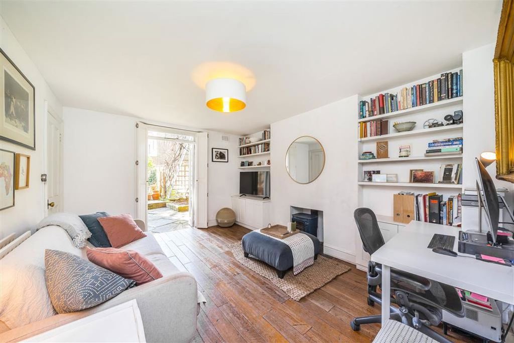 Property photo 2 of 8