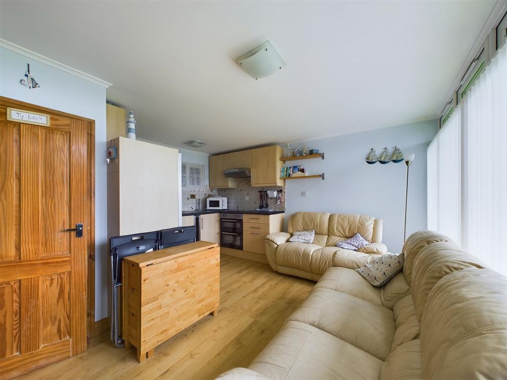 Property photo 2 of 8 Cam02546G0-Pr0139-Still003.Jpg