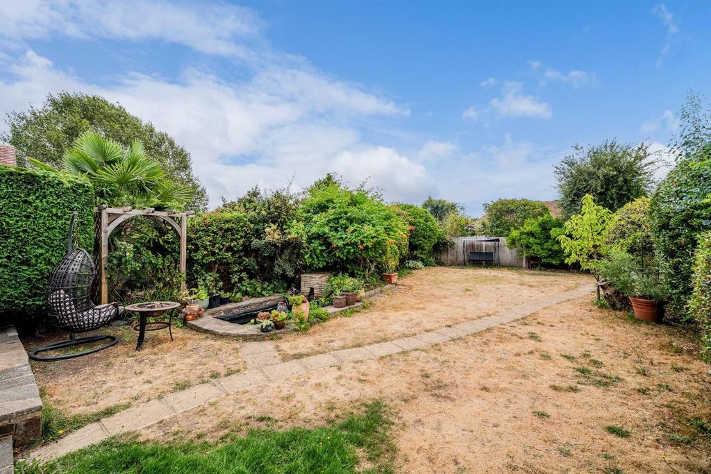 Property photo 2 of 14 Meadow Walk