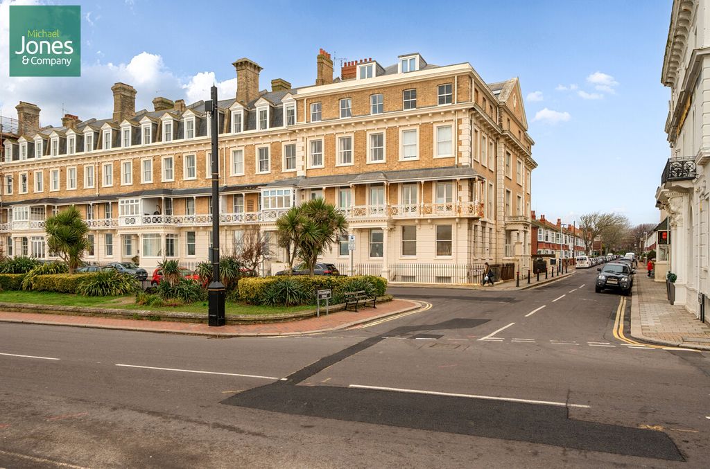 Property photo 3 of 17 6A0d9517-15B6-457...