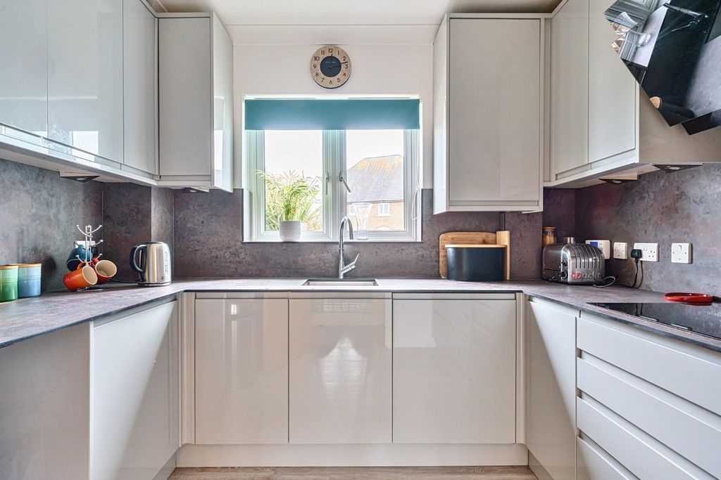 Property photo 2 of 18 Kitchen.Jpg