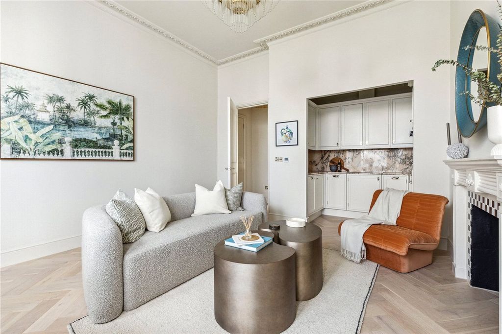 Property photo 2 of 10 Picture No. 17