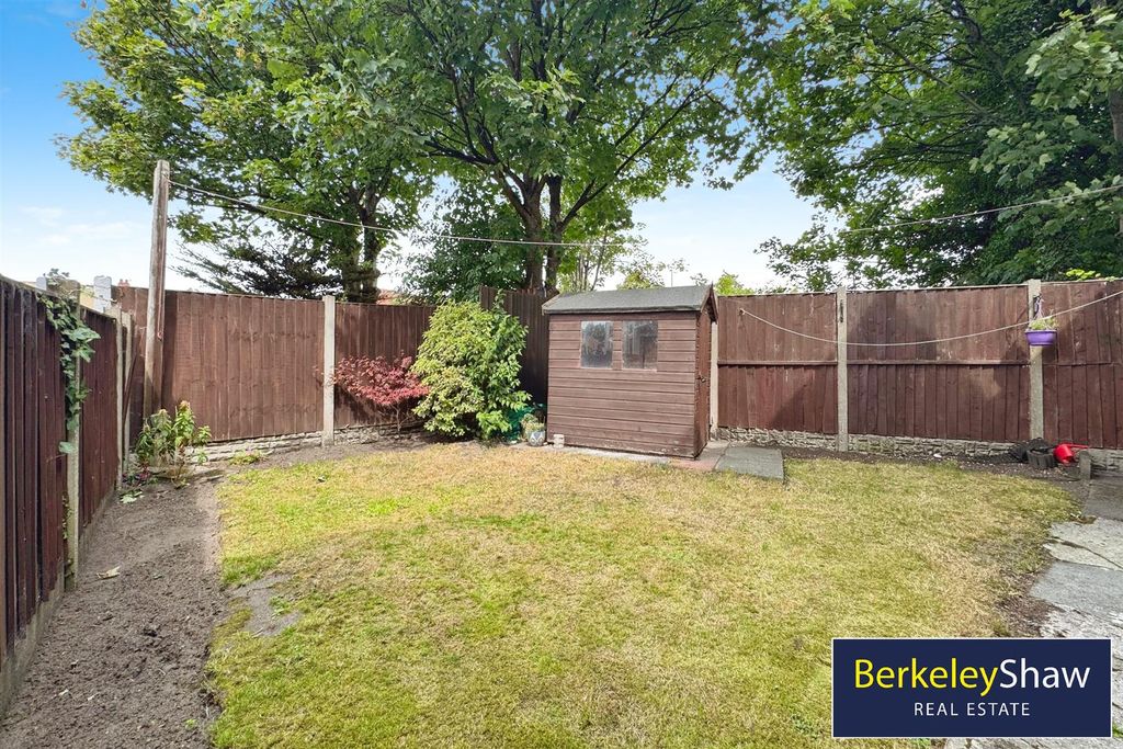 Property photo 2 of 17 Rear Garden