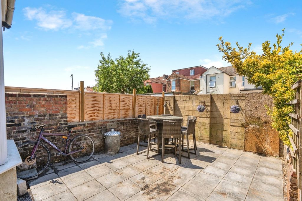 Property photo 2 of 12 Picture No. 08