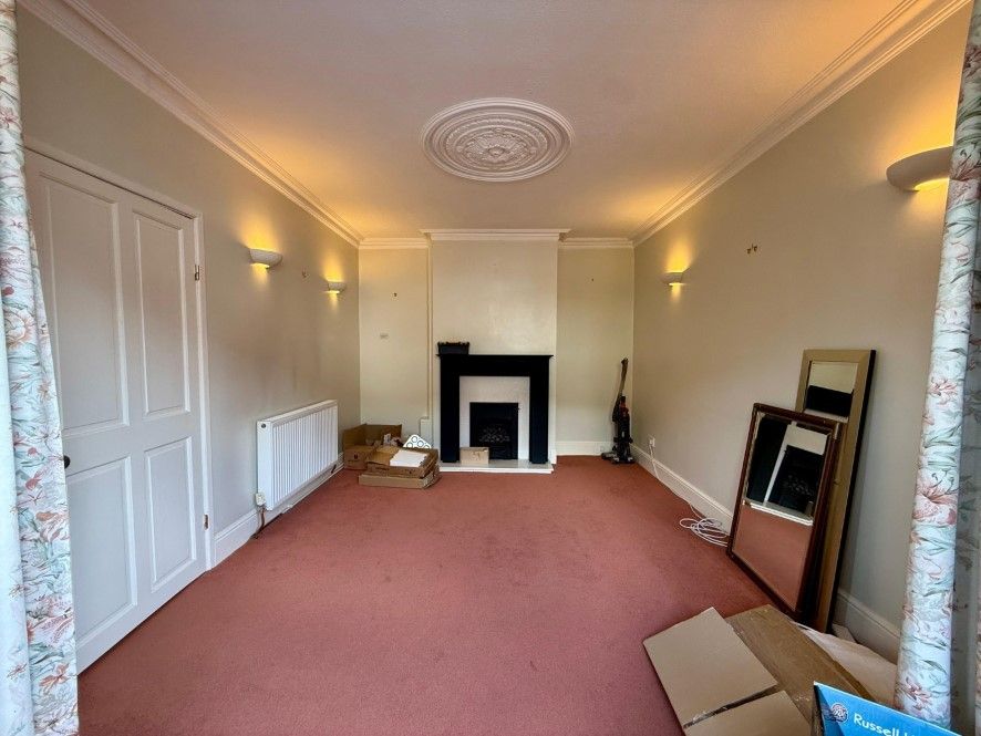 Property photo 2 of 28