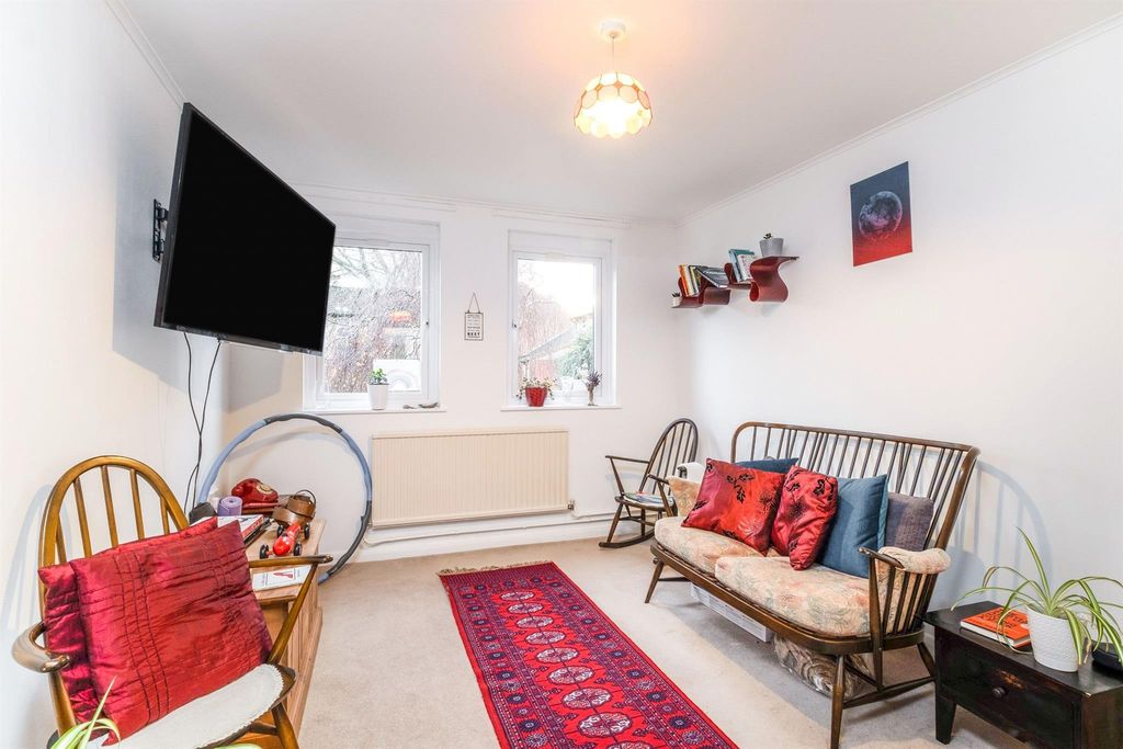 Property photo 2 of 8 View