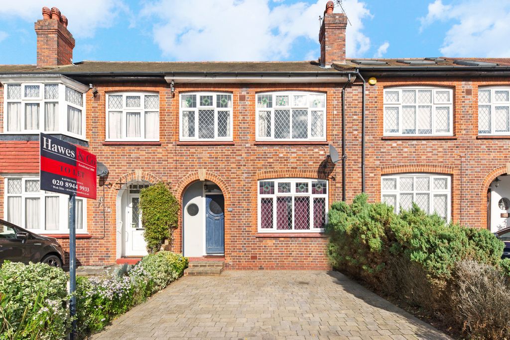 Property photo 1 of 10 169 Elm Walk - Front