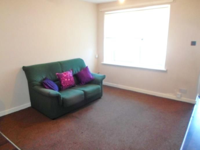 Property photo 2 of 8 Lounge