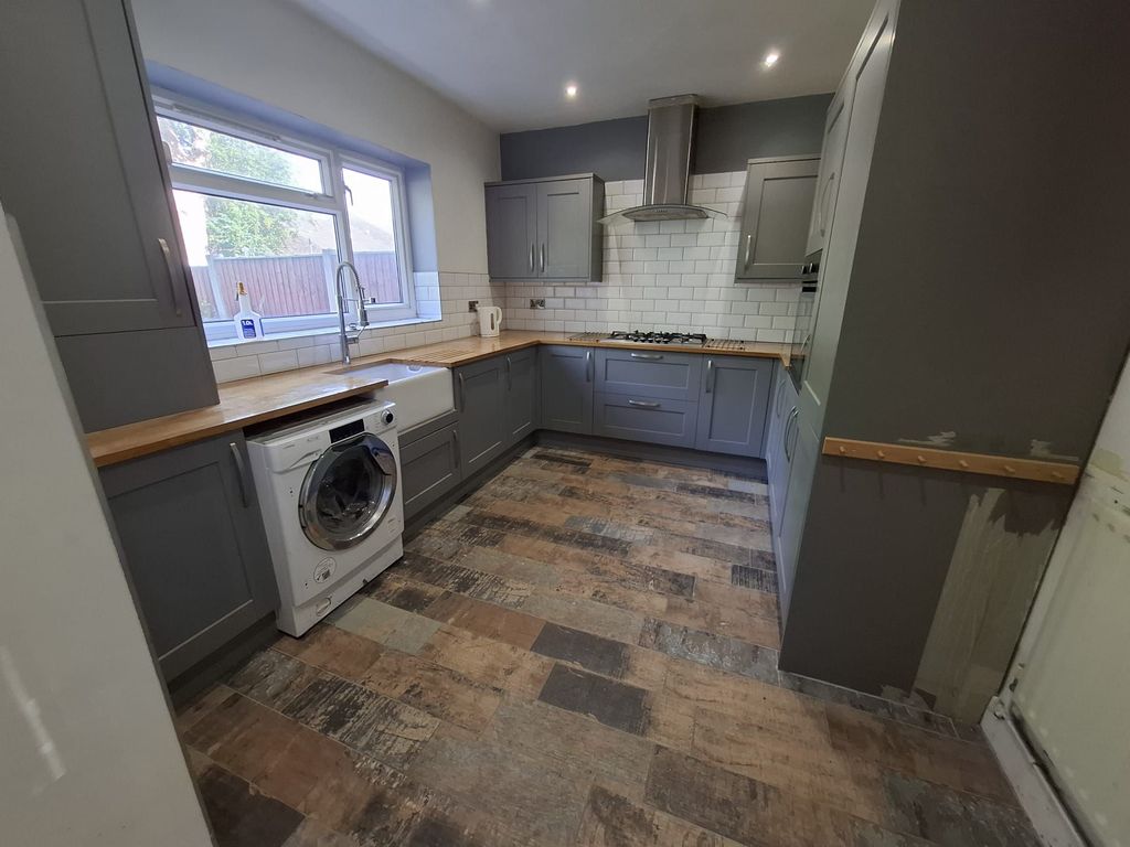 Property photo 2 of 8 Photo 8