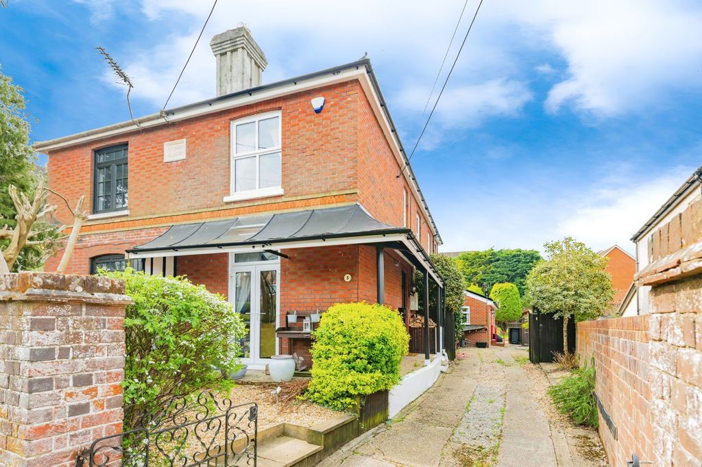 Property photo 1 of 21