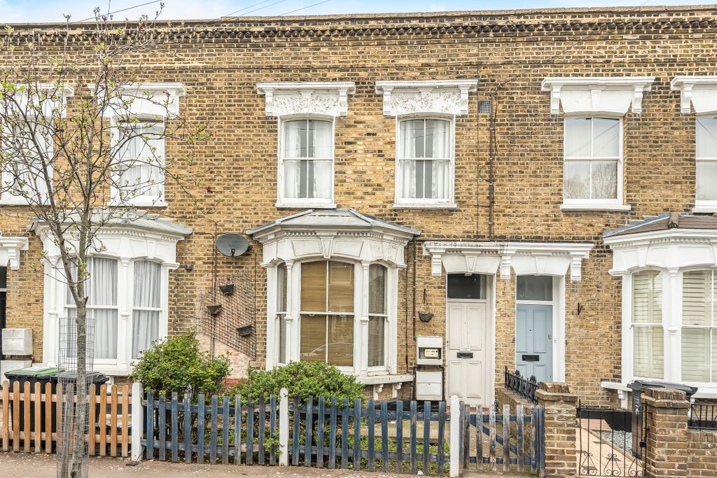 Property photo 2 of 8 Photo 02